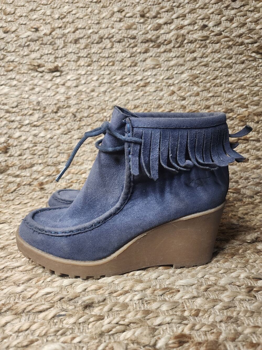 Rocket Dog Wedge Booties Blue Suede Moccasin Fringe Women's 8